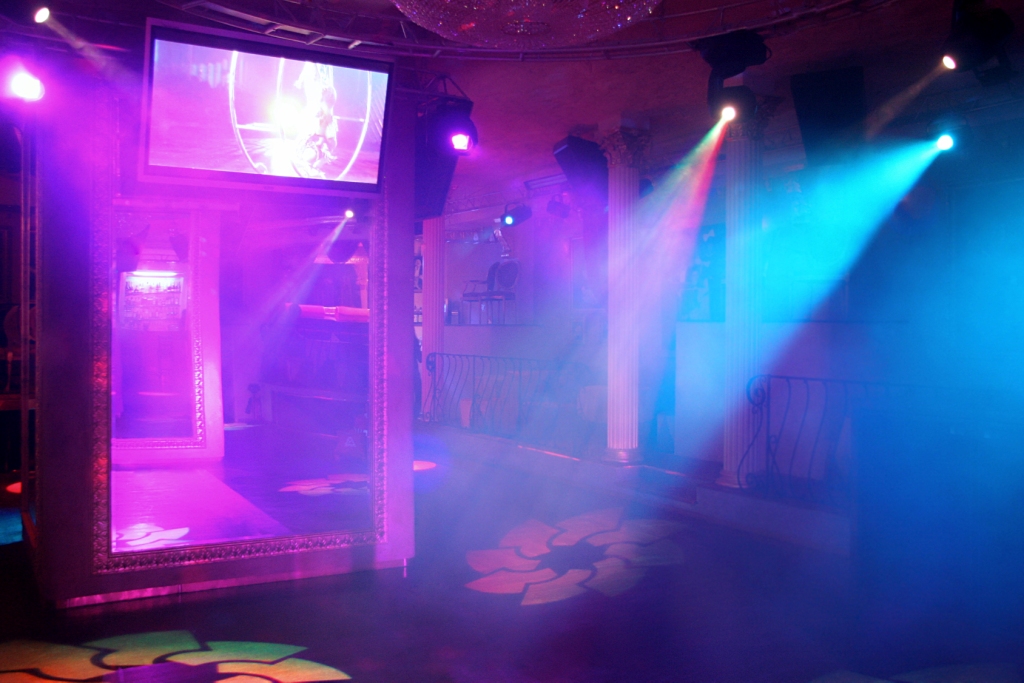 Circus club_1.jpg